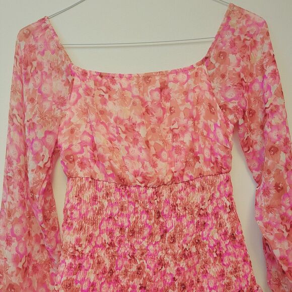 Vero Moda Ducte Smocked Floral Geranium Pink Size XS Mini Dress - Picture 2 of 8